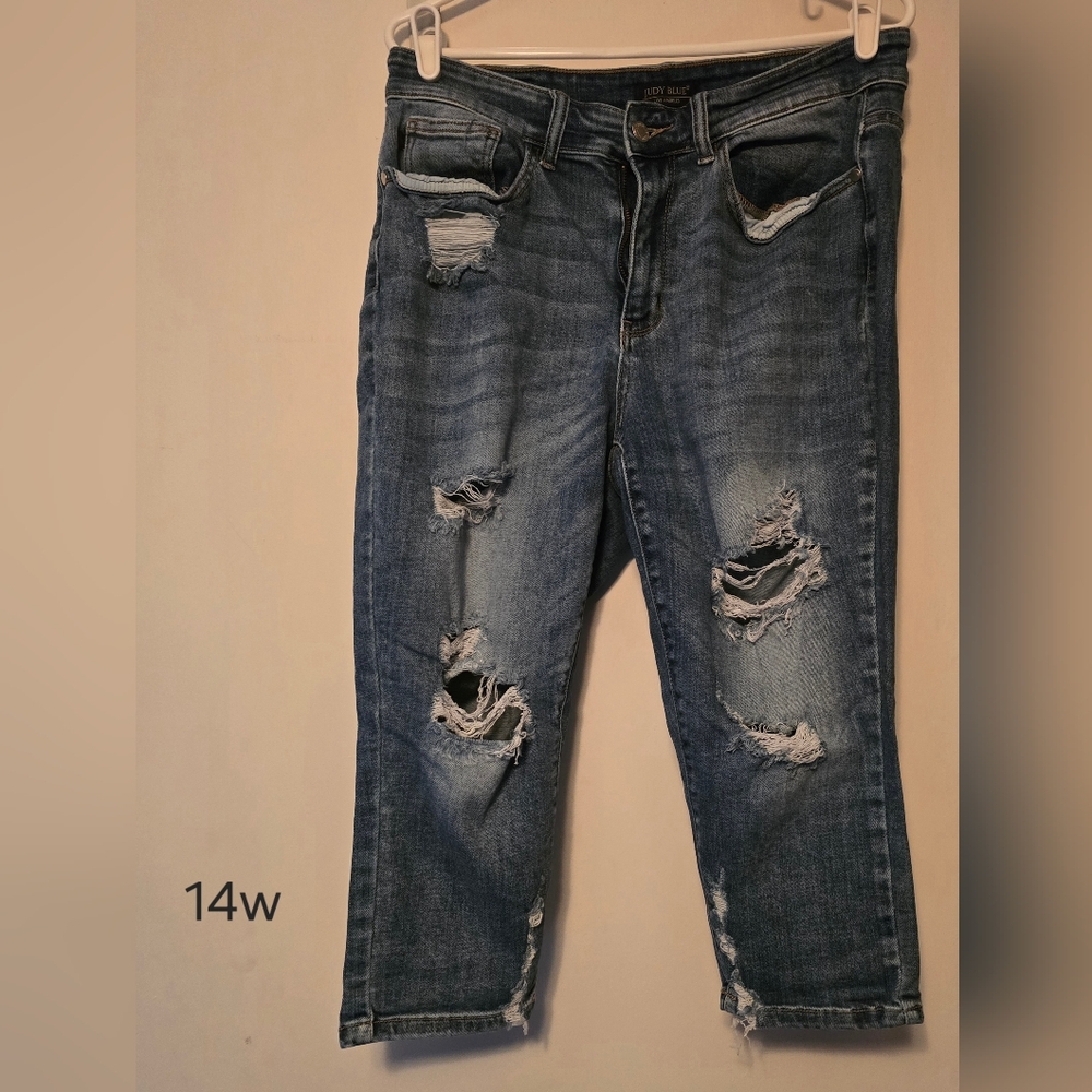 Judy Blue Distressed Skinny Capris - Dark Blue